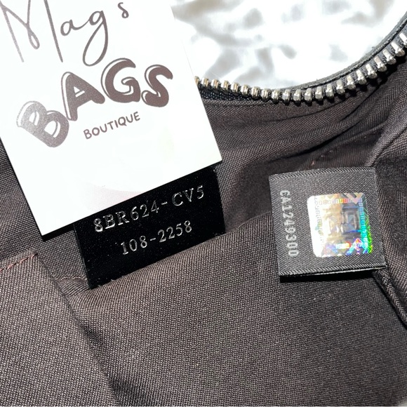 Fendi: Leather Zip Front Pocket Monogram
Hobo Bag (Black) - Picture 16 of 17